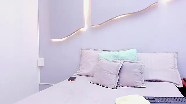 EmilyDiaaz online show from 05/01/26, 12:54