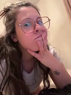 Snapshot of Rosiee69_ chatting on 03/02/25, 06:37 Rosiee69  online show from 03/02/25, 06:37