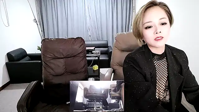 beira-01 online show from 11/11/25, 03:45