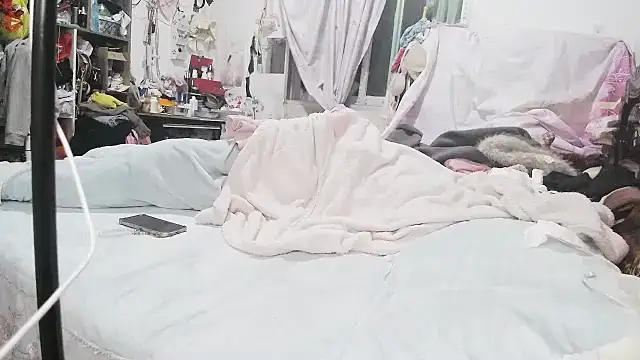 hebe-02 online show from 04/12/26, 02:22