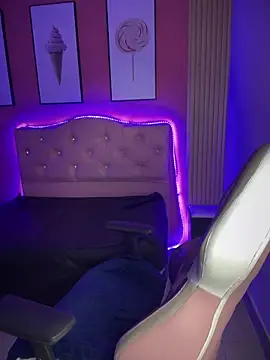 Emily-teen online show from 02/23/25, 01:21