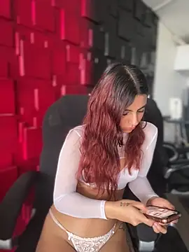 Emily-teen online show from 11/21/25, 01:32