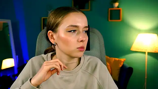 JenniferGraces online show from 03/17/25, 03:29