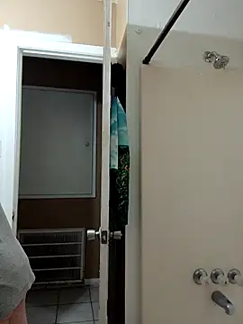 HTXBELLE online show from 10/12/25, 08:41