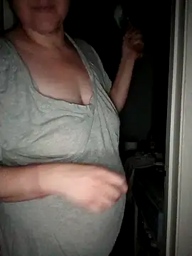 HTXBELLE online show from 10/23/25, 12:21