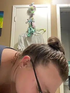 HTXBELLE online show from 04/18/26, 08:42