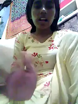 Snapshot of SEXY-boudi43 chatting on 03/08/25, 04:34 SEXY-boudi43 online show from 03/08/25, 04:34