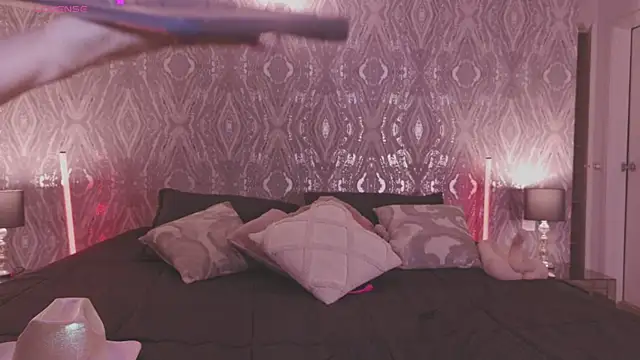 AbellaFox  online show from 04/21/26, 08:23