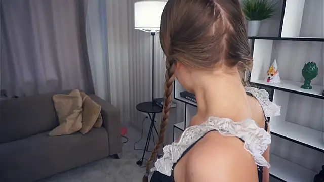 QuennaCoote online show from 11/19/25, 05:51