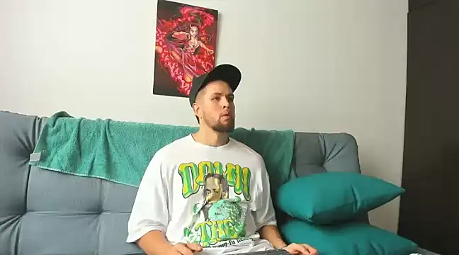 Snapshot of bastianwatson10 chatting on 03/20/25, 03:58 bastianwatson10 online show from 03/20/25, 03:58