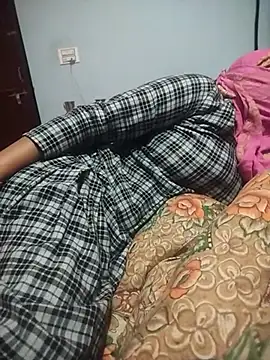 Snapshot of indian_couple4 chatting on 02/19/25, 03:27 indian couple4 online show from 02/19/25, 03:27