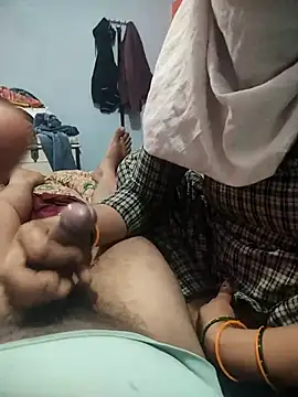 Snapshot of indian_couple4 chatting on 03/15/25, 03:27 indian couple4 online show from 03/15/25, 03:27