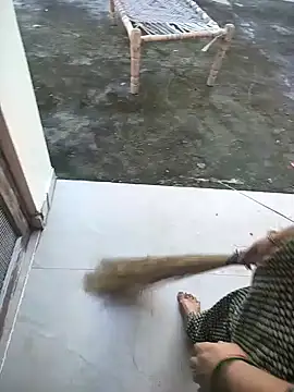 Snapshot of indian_couple4 chatting on 09/09/25, 01:05 indian couple4 online show from 09/09/25, 01:05