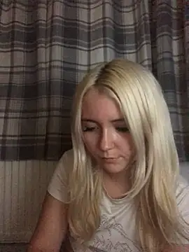 Blondie Sofia Essexbabe online show from 09/28/25, 11:43