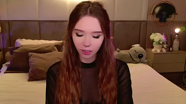 Sierra Fane online show from 03/18/25, 11:42