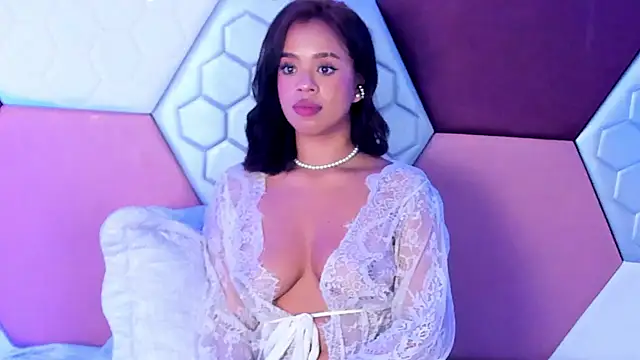 LiaHilton2 online show from 02/23/25, 10:42