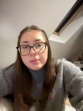 Snapshot of May_Alisa chatting on 10/08/25, 07:00 May Alisa online show from 10/08/25, 07:00