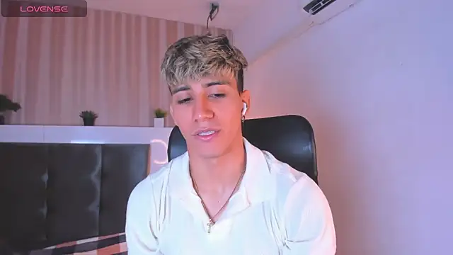 Allex Cano online show from 02/24/25, 01:10