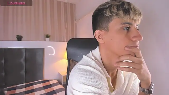 Allex Cano online show from 02/24/25, 04:15