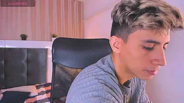 Allex Cano online show from 02/25/25, 03:27