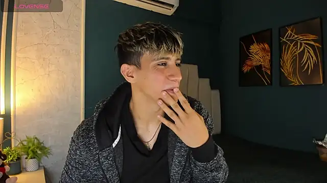 Allex Cano online show from 03/08/25, 03:28