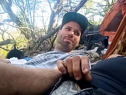 Snapshot of MfMwTrinity chatting on 11/03/25, 09:27 MfMwTrinity online show from 11/03/25, 09:27