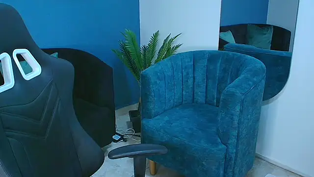 Zamira Taylor online show from 09/25/25, 10:24