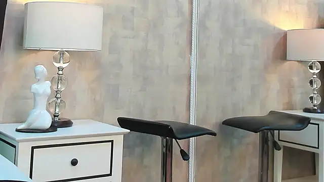 NahomyCarther online show from 02/10/26, 05:11