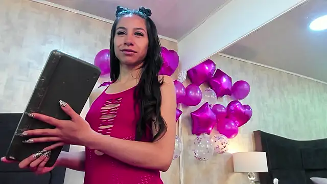 NahomyCarther online show from 02/21/26, 10:05