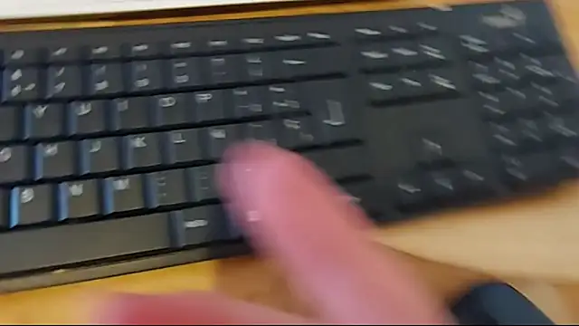 Elise Nyx online show from 11/19/25, 01:33