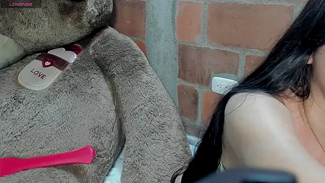 Snapshot of brii69 chatting on 03/06/25, 02:30 brii69 online show from 03/06/25, 02:30