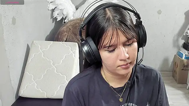 Snapshot of brii69 chatting on 03/20/25, 11:34 brii69 online show from 03/20/25, 11:34