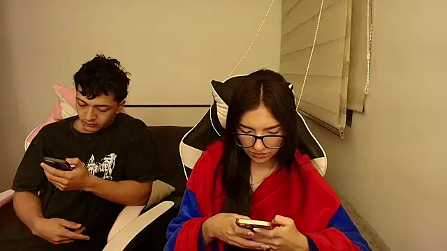 DesireLuxe online show from 11/30/25, 06:39