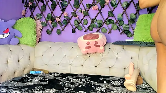 amydelahozgomez online show from 09/13/25, 06:02