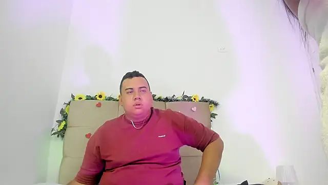 Snapshot of MICHAEL_AND_SHARON chatting on 03/08/25, 05:49 MICHAEL AND SHARON online show from 03/08/25, 05:49