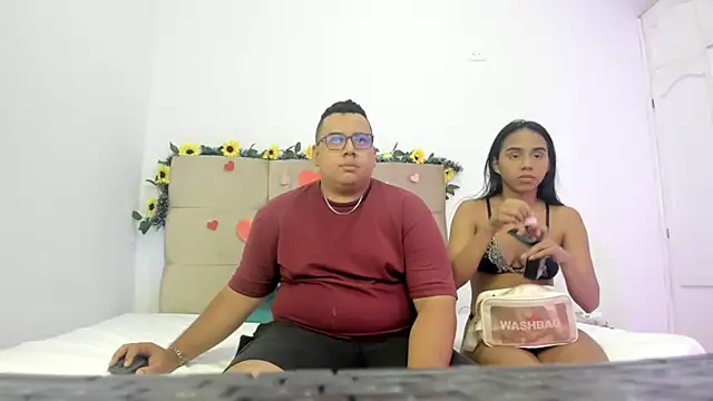 Snapshot of MICHAEL_AND_SHARON chatting on 03/18/25, 02:25 MICHAEL AND SHARON online show from 03/18/25, 02:25