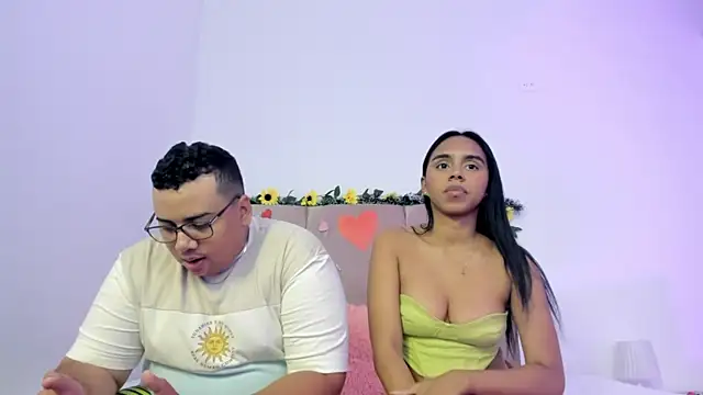 Snapshot of MICHAEL_AND_SHARON chatting on 03/19/25, 06:14 MICHAEL AND SHARON online show from 03/19/25, 06:14