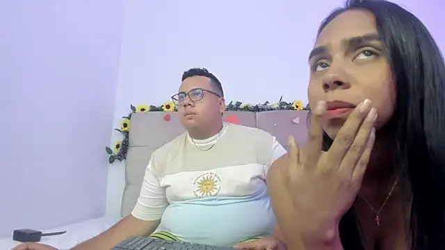 Snapshot of MICHAEL_AND_SHARON chatting on 03/19/25, 09:17 MICHAEL AND SHARON online show from 03/19/25, 09:17