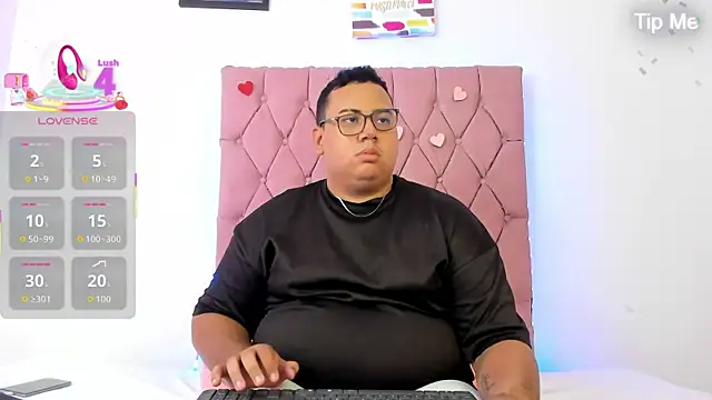 Snapshot of MICHAEL_AND_SHARON chatting on 09/24/25, 10:46 MICHAEL AND SHARON online show from 09/24/25, 10:46