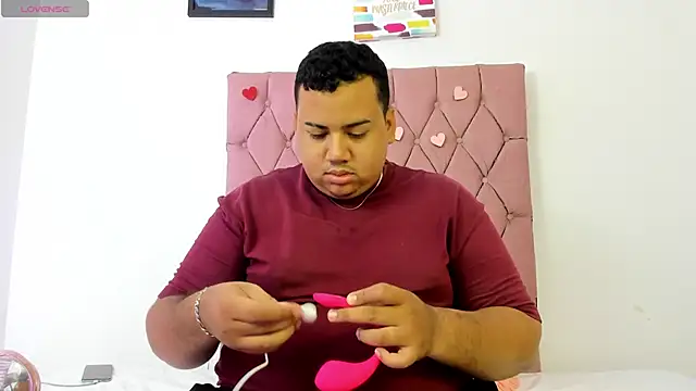 Snapshot of MICHAEL_AND_SHARON chatting on 09/27/25, 03:44 MICHAEL AND SHARON online show from 09/27/25, 03:44