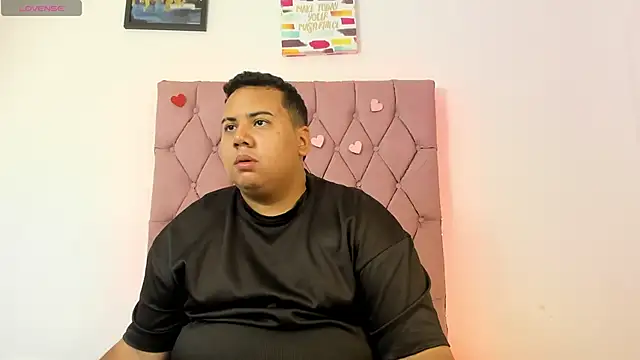 Snapshot of MICHAEL_AND_SHARON chatting on 10/11/25, 04:33 MICHAEL AND SHARON online show from 10/11/25, 04:33