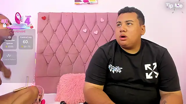 Snapshot of MICHAEL_AND_SHARON chatting on 10/13/25, 04:23 MICHAEL AND SHARON online show from 10/13/25, 04:23