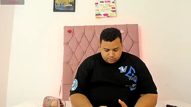 Snapshot of MICHAEL_AND_SHARON chatting on 10/25/25, 04:20 MICHAEL AND SHARON online show from 10/25/25, 04:20