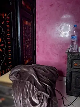 Marilyn Monroee online show from 04/24/26, 11:51