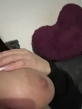 Snapshot of lola__med chatting on 02/28/25, 09:33 lola med online show from 02/28/25, 09:33