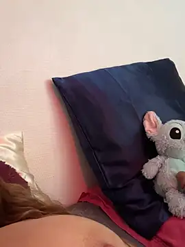 Snapshot of lola__med chatting on 09/13/25, 02:17 lola med online show from 09/13/25, 02:17