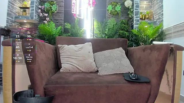 Theravenlux online show from 10/19/25, 08:20