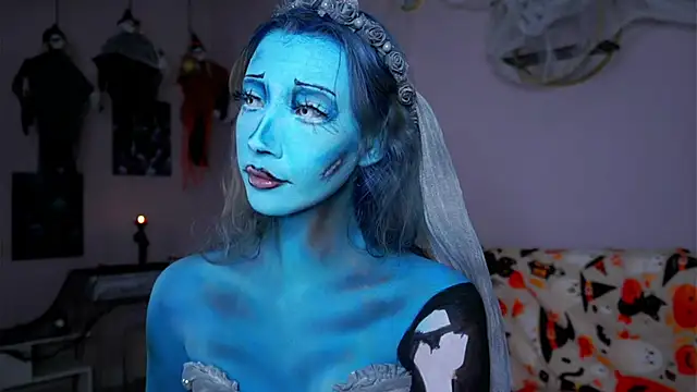 SunnivaCovil online show from 10/31/25, 04:08