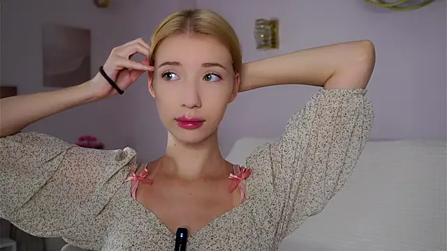 SunnivaCovil online show from 11/23/25, 02:39