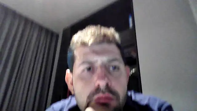 Snapshot of kinkyfag94 chatting on 01/06/26, 12:31 kinkyfag94 online show from 01/06/26, 12:31